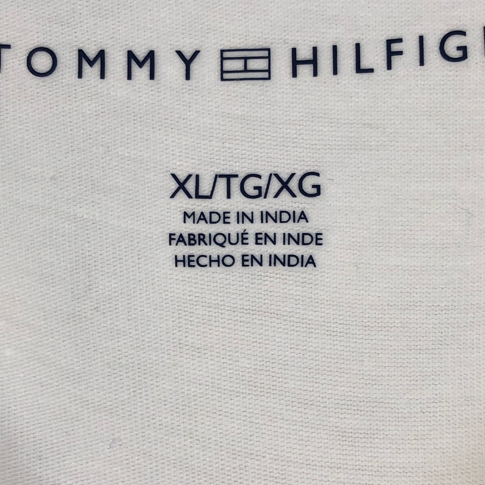 Casual Tommy Hilfiger Tee - Picture 3 of 4